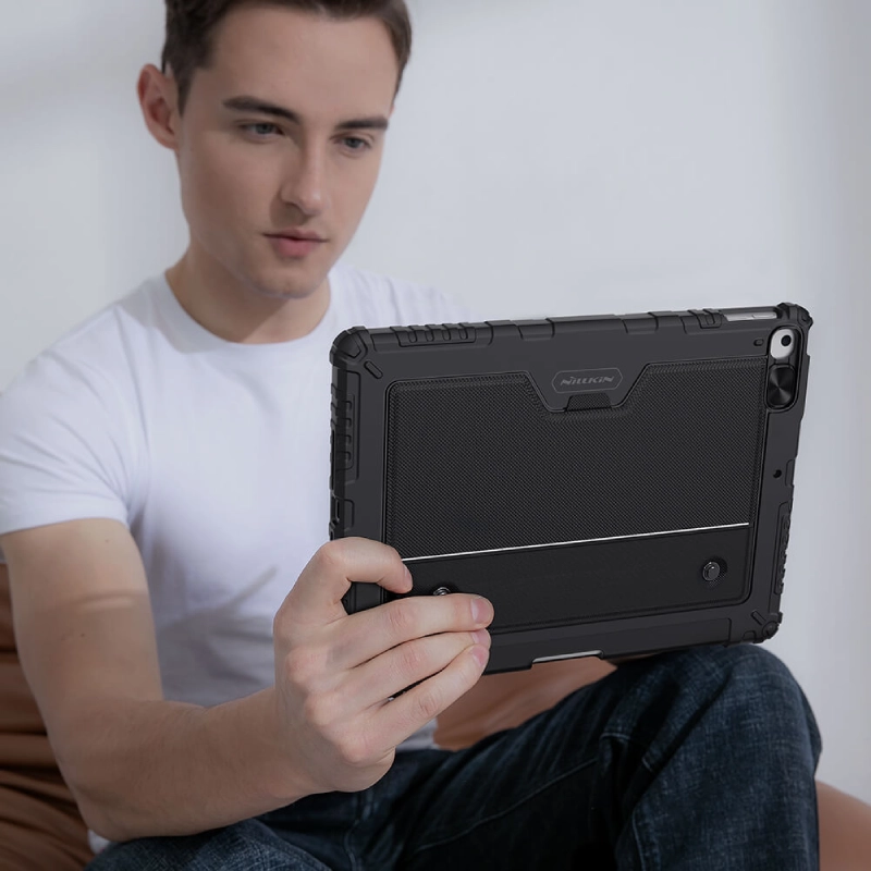 قیمت و خرید کیف کلاسوری کیبورد دار نیلکین Bumper Combo مناسب  iPad 10.2 2019/2020/2021